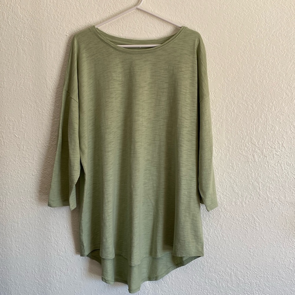 Chico’s The Ultimate Tee Cotton Blend Top